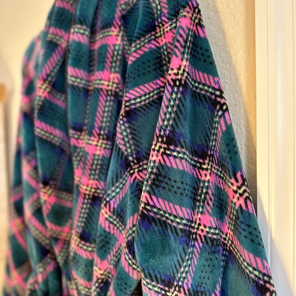 Victoria‎ Secret size medium/Lge plush pink teal blue  plaid mini robe w belt - Picture 6 of 12